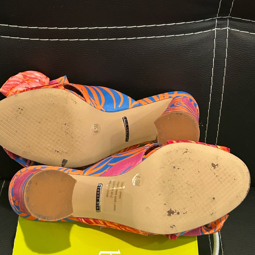 Gianni Bini Vibrant Pink and Orange Mules - Picture 6 of 9